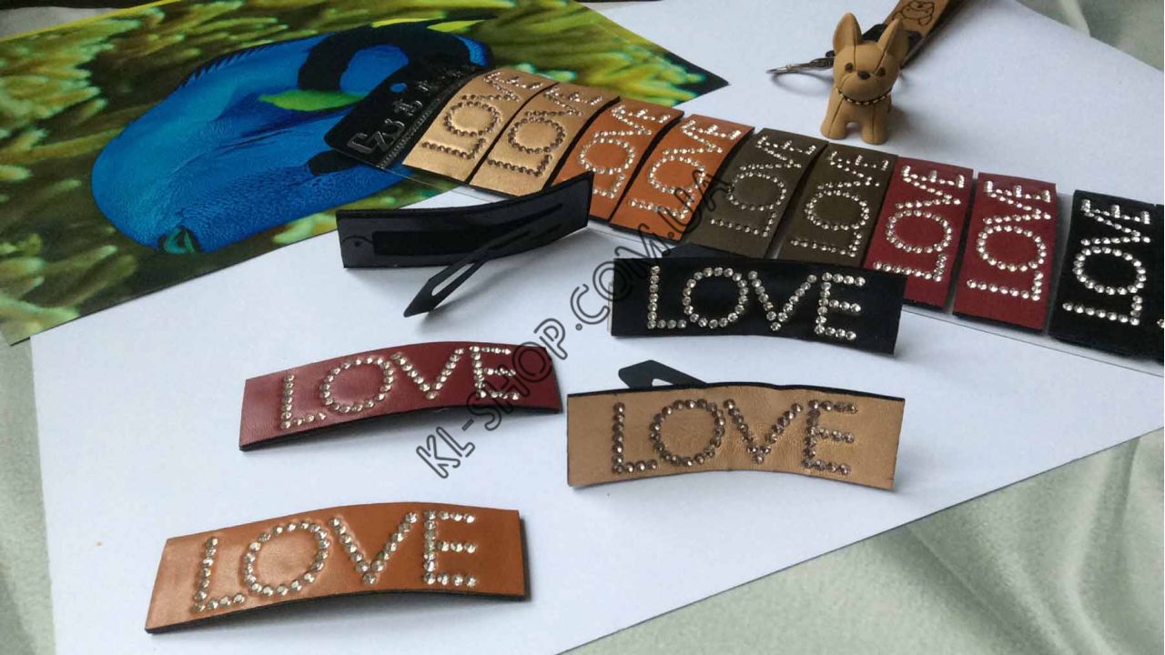 Заколка тик так "Love"(кожа, стразы), 8 см Заколка тик так "Love"(кожа, стразы), 8 см